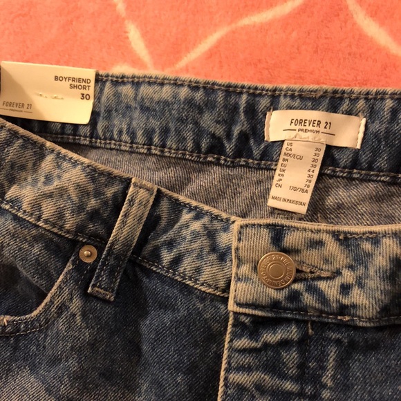 Mid Rise Shorts - Picture 2 of 3